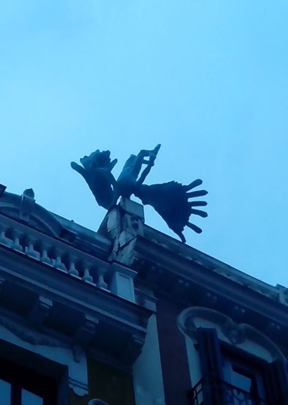 Del cielo a Madrid, Hélène Laurent